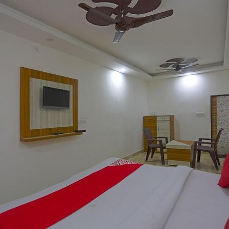 Oyo Flagship 79289 Hotel Grand Keshav Ghaziabad Eksteriør billede