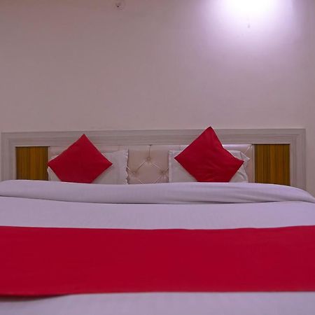 Oyo Flagship 79289 Hotel Grand Keshav Ghaziabad Eksteriør billede