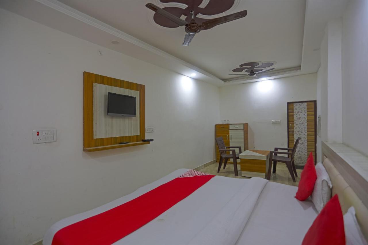Oyo Flagship 79289 Hotel Grand Keshav Ghaziabad Eksteriør billede