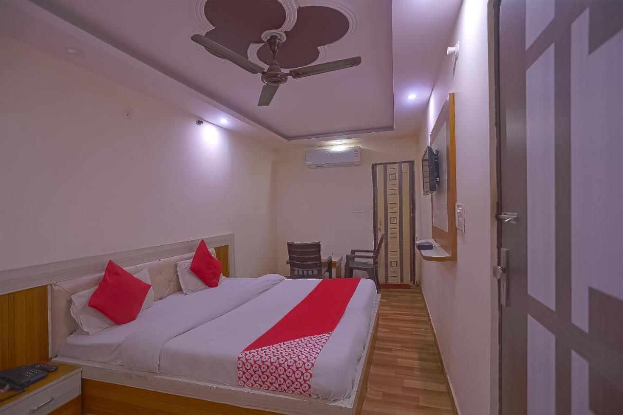 Oyo Flagship 79289 Hotel Grand Keshav Ghaziabad Eksteriør billede
