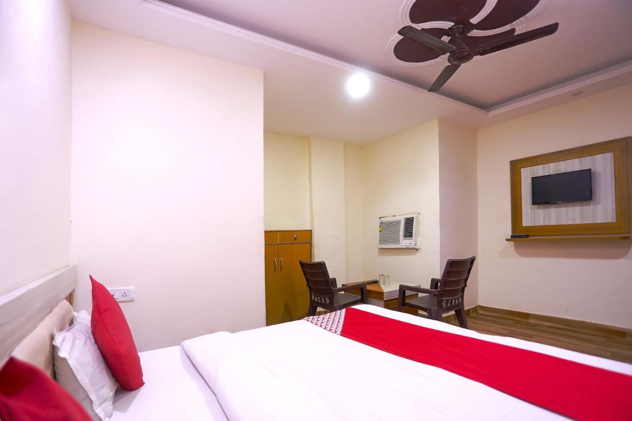 Oyo Flagship 79289 Hotel Grand Keshav Ghaziabad Eksteriør billede