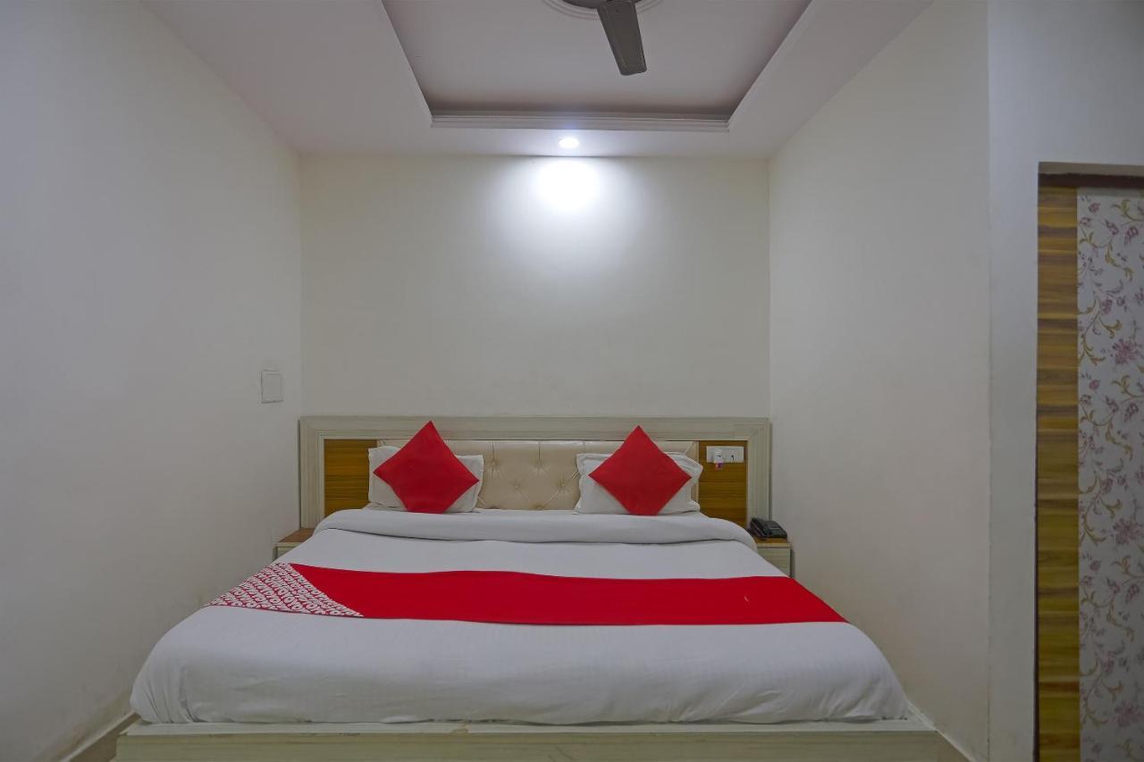 Oyo Flagship 79289 Hotel Grand Keshav Ghaziabad Eksteriør billede