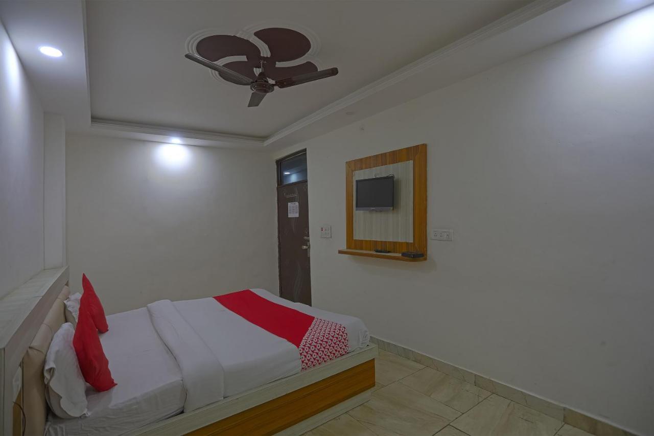 Oyo Flagship 79289 Hotel Grand Keshav Ghaziabad Eksteriør billede