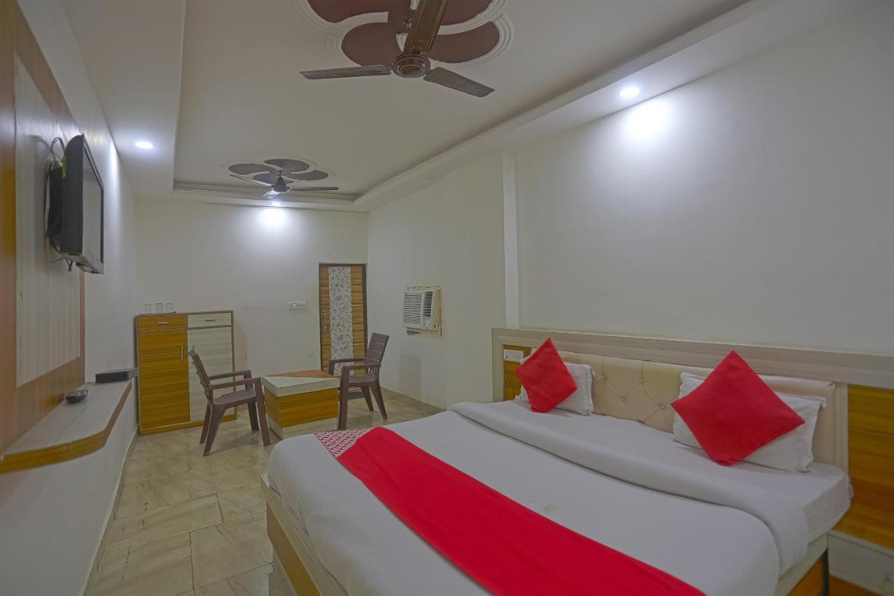 Oyo Flagship 79289 Hotel Grand Keshav Ghaziabad Eksteriør billede